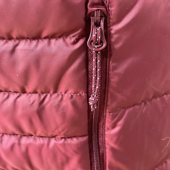 Columbia 650 down vest - woman’s small - Picture 8 of 12